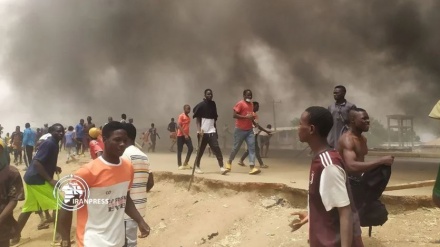 نائیجیریا، پولیس کے خلاف عوامی غصہ پھوٹ پڑا۔ ویڈیو