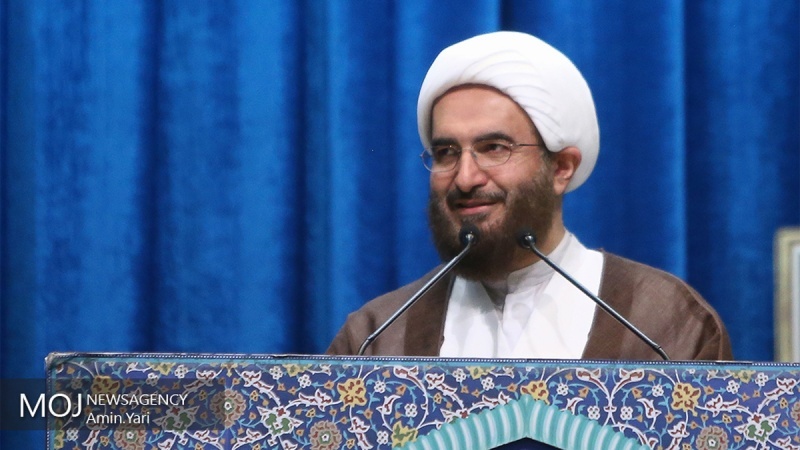 Më 1 prill të vitit 1979, në Iran u vendos demokracia fetare