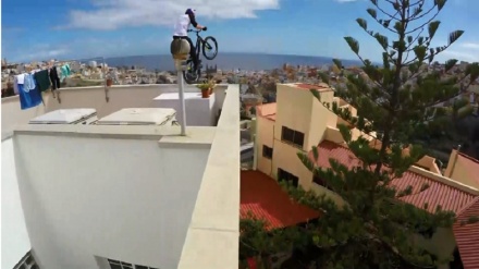 سائیکل سوار ہے یا عجوبا؟