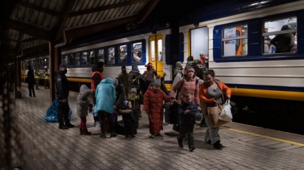  Rusia pranon të tërheqë civilët nga uzina Azovstal Mariupol