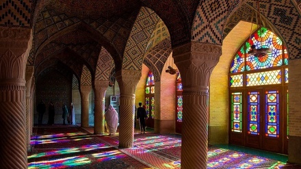 مسجد جہاں رنگ اذان دیتے ہیں!۔ تصاویر
