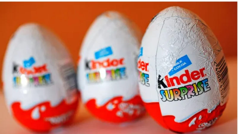 Vezë Kinder Surprise hiqen nga tregu me dyshimin për salmonelë