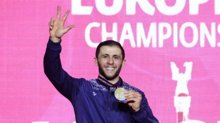 Azərbaycanlı çempion medalını dünya müsəlmanlarına həsr etdi +VİDEO