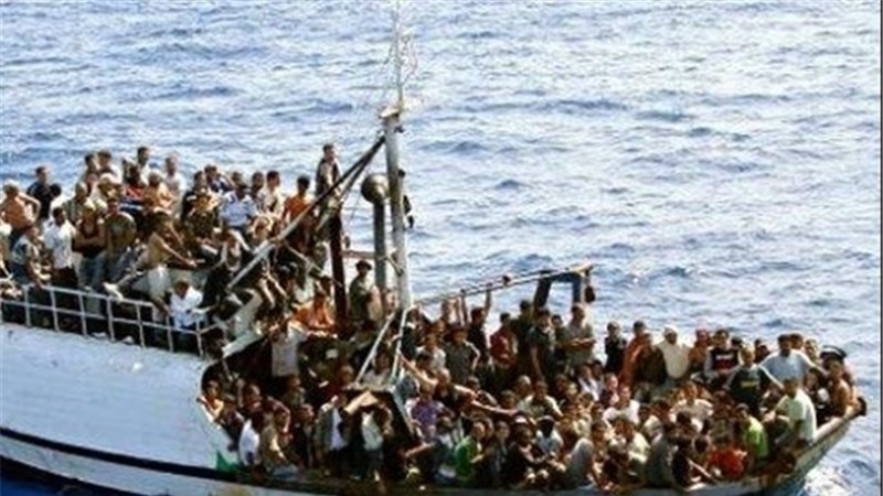 Mbytja e rreth 100 refugjatëve në Detin Mesdhe