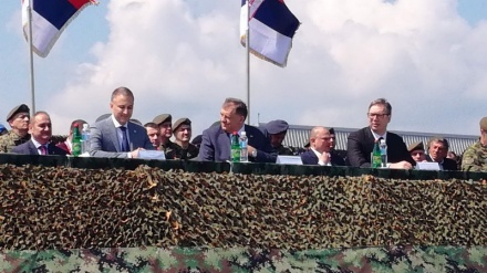 Dodik s Vučićem na prikazu naoružanja i vojne sposobnosti Srbije