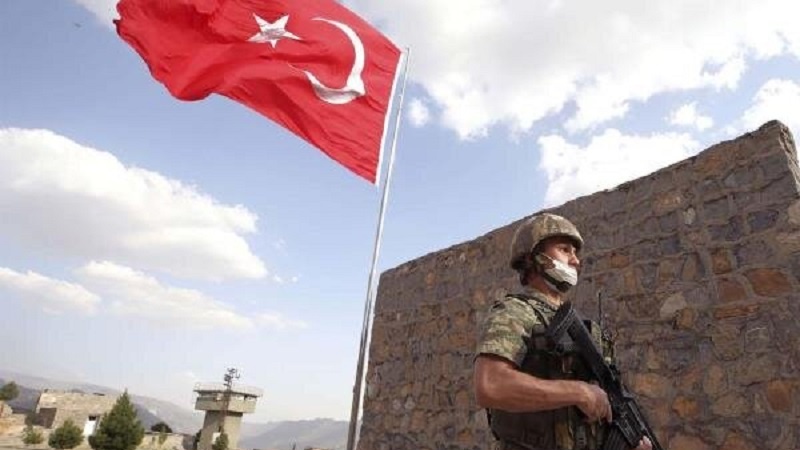 عراق میں ترکی کا غیر قانونی فوجی اڈہ راکٹوں کا نشانہ بنا