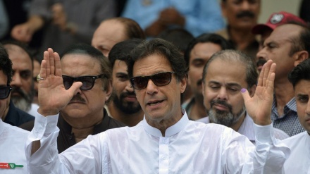 عمران خان اور تحریک انصاف کے اراکین قومی اسمبلی مستعفی