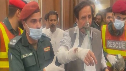 پنجاب اسمبلی میں زبردست ہنگامہ آرائی، وزارت اعلیٰ کے امیدوار چودھری پرویز الٰہی زخمی