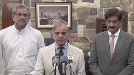 پاکستان کے وزیر اعظم کا کراچی دورہ، ہر ممکن تعاون کیا جائے گا  repeated