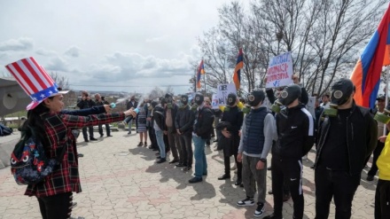 ABŞ səfirliyi qarşısında bioloji laboratoriyalarla bağlı etiraz aksiyası keçirilib