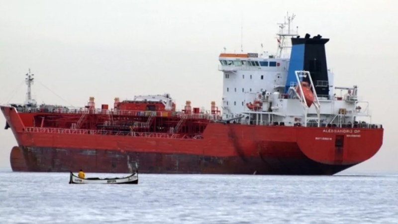 Portet evropiane mbyllen për anijet ruse