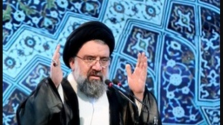 ایرانی قوم نے گزشتہ چالیس برسوں میں ثابت کیا ہے کہ وہ کسی بھی دباؤ کے سامنے ہرگز ہار نہیں مانے گی: آیت اللہ خاتمی