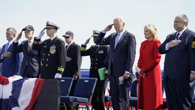 Pospani Joe drijemao na ceremoniji američke mornarice