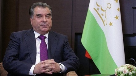 Tacikistan prezidenti Tehrana daxil olub