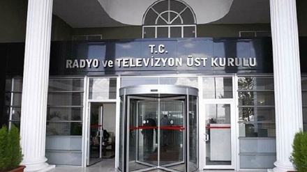  RTUKê ji ber gotinên serokê CHPyê kanalên televizyonê ceza kirin