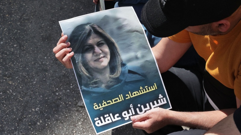 خاتون صحافی شیرین کی شہادت پر فلسطین سراپا احتجاج۔ تصاویر