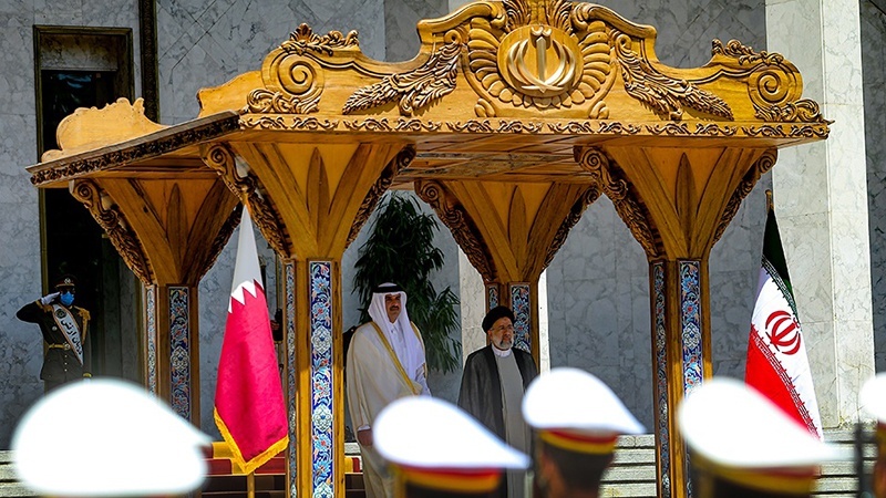 Emiri i Katarit vlerëson mikpritjen e Iranit