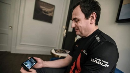 Kurti takohet me kompaninë e taksistëve në SHBA