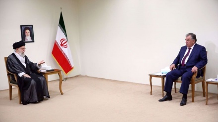 ڕێبەری باڵای شۆڕش: گرنگیدان بە توانا ناوخۆییەکان چەکی بایکۆت لە کاردەخات 
