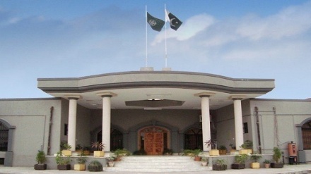 پاکستان، عدالت کا پرویز مشرف سے لیکر آج تک تمام وزرائے اعظم کو نوٹس جاری کرنے کا حکم