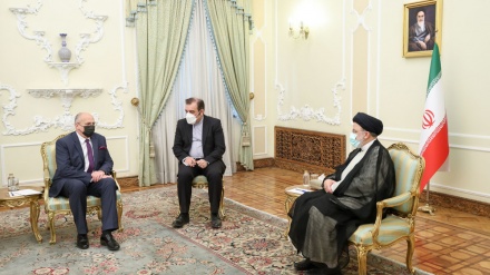 نیٹو کی توسیع پسندانہ پالیسی کے سخت خلاف ہیں: صدر ایران