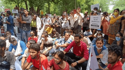 حکومت کے امتیازی سلوک اور بڑھتی مہنگائی کے خلاف نئی دہلی میں مظاہرہ