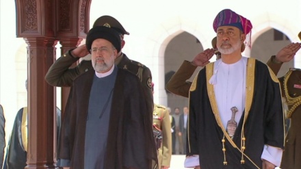 صدر ایران رئیسی عمان پہنچ گئے، سلطان ہیثم نے کیا استقبال+ ویڈیو