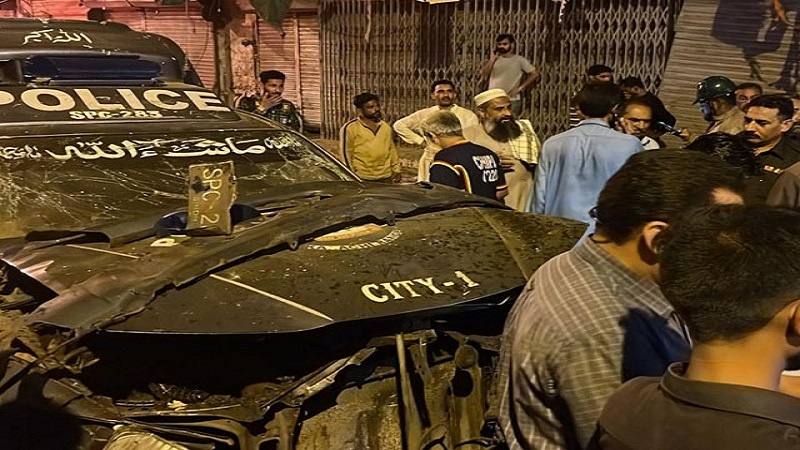 پاکستان، کراچی میں امام بارگاہ کے قریب دھماکہ، خاتون جاں بحق، 10 افراد زخمی