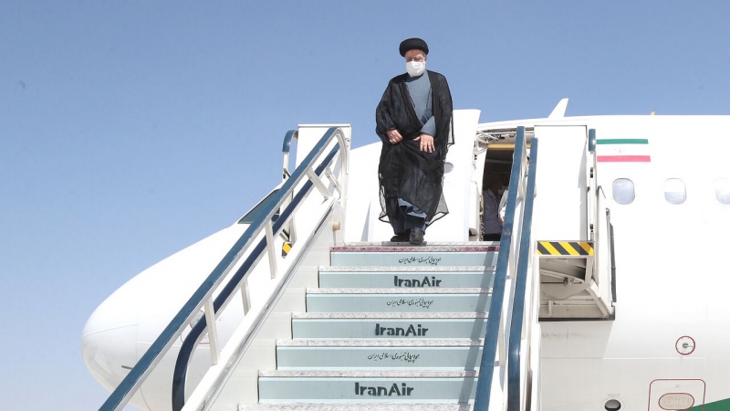 İran prezidenti Omana daxil oldu