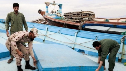 دەست گرتن بە سەر ئاوگەڕێکی ھەڵگری سووتەمەنیی قاچاخ لە ئاوەکانی کەنداوی فارس