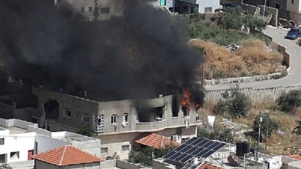 فلسطینی کے مکان پر صیہونیوں کا راکٹ حملہ۔ ویڈیو