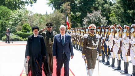 صدر ایران نے کیا قزاقستان کے صدر کا باضابطہ استقبال۔ ویڈیو