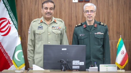 چیئرمین جوائنٹ چیف آف اسٹاف پاکستان کی ایران کی مسلح افواج کے سربراہ سے ملاقات