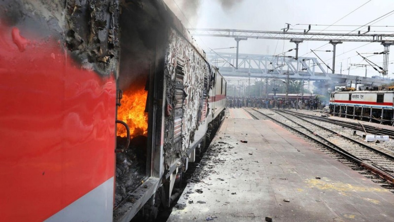 ہندوستان میں حالات بدستور کشیدہ،  جلاو گھیراو اور پرتشدد واقعات کا سلسلہ جاری