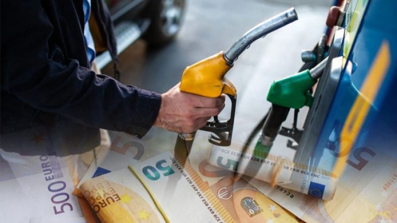 Çmimet e naftës frenojnë konsumin, thellohet rënia e importeve