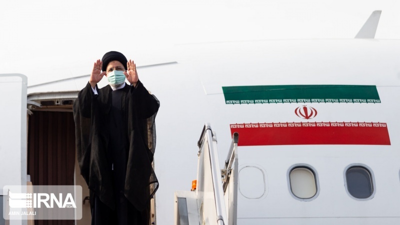  Presidenti iranian viziton vendin e ngjarjes së Metropolis në Abadan