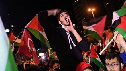 Xelkê Tirkiyê normalkirina peywendiyên digel Rejîma Siyonîst protesto kirin