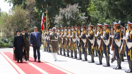 Presidenti iranian pret zyrtarisht presidentin e Venezuelës