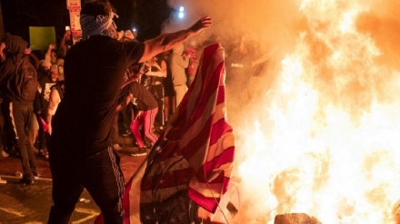 امریکا، اسقاط حمل کے فیصلے کے خلاف مظاہروں میں شدت، امریکی پرچم نذر آتش+ ویڈیو
