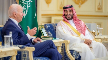Lažno prepucavanje Bidena i Bin Salmana tokom sastanka u Džedi