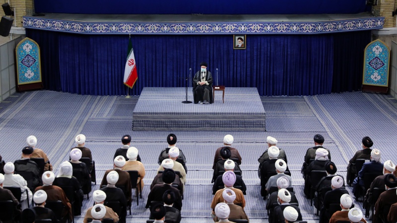  ایران نے دین و سیاست کی جدائی کے مغربی نظریے پر خط بطلان کھینچ دیا: رہبر انقلاب 