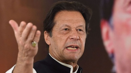 دوہزار بارہ میں غیرملکی کمپنیوں سے پیسے لانا غیرقانونی نہیں تھا: عمران خان