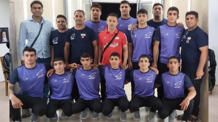 İranın yeniyetmələrdən ibarət güləş komandası dünya çempionu olub