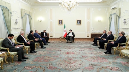 مغربی ایشا کے مسائل کا واحد راہ حل امریکی انخلاء ہے: صدر ایران