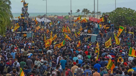 Protestat në Sri Lanka, presidenti dhe kryeministri dorëhiqen