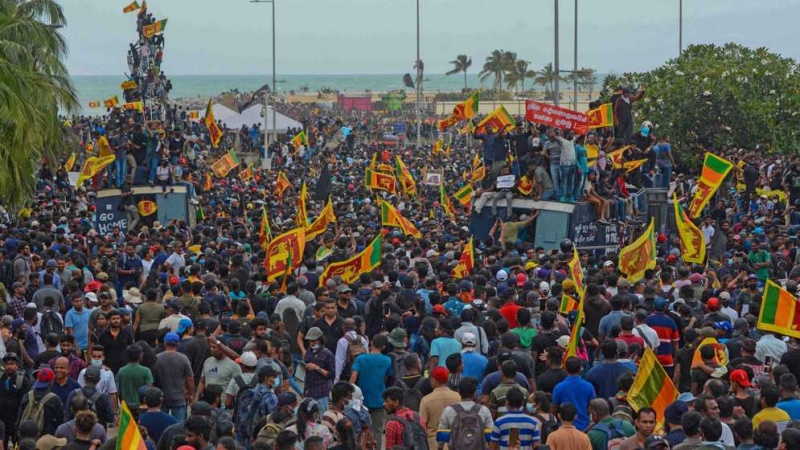 Protestat në Sri Lanka, presidenti dhe kryeministri dorëhiqen