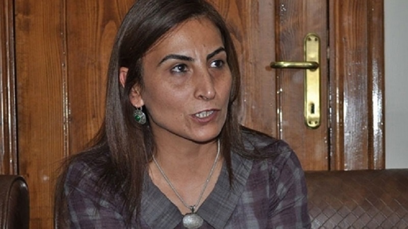 Aysel Tugluk tevî nexweşîyê di zîndanê da hat ragirtin