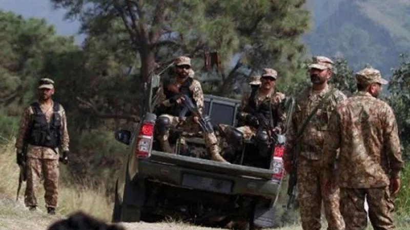 پاکستان؛ فوجی قافلے پر خودکش حملے میں 4 سکیورٹی اہلکار جاں بحق