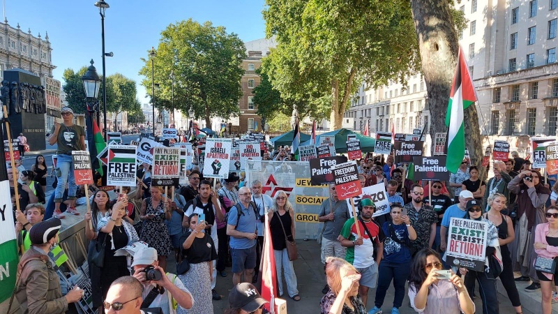 برطانیہ؛ وزیر اعظم کے دفتر کے سامنے فلسطین کی حمایت میں وسیع مظاہرہ