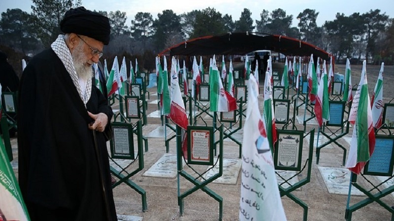 Peyama Rêberê Giranqedr ; Înqilabê bi boneya heftiya berevaniya pîroz û roja rêzgirtina ji şehîd û îsargeran